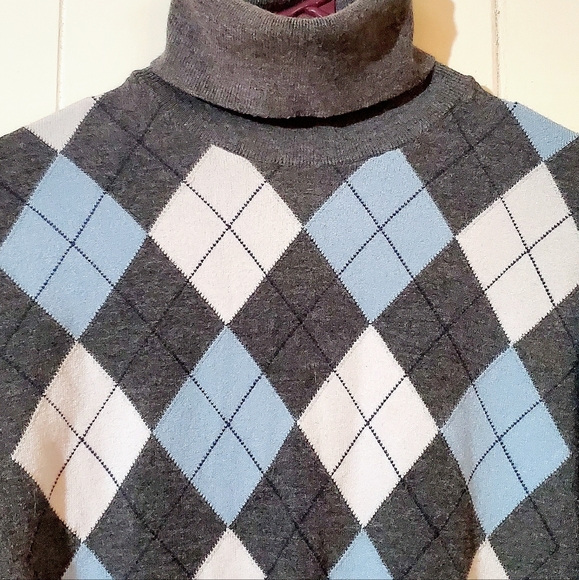 BURBERRY TURTLENECK SWEATER. WOMENS Sz:M MADE IN ITALY. LIKE NEW! DIAMOND/STRIPE - Picture 3 of 11